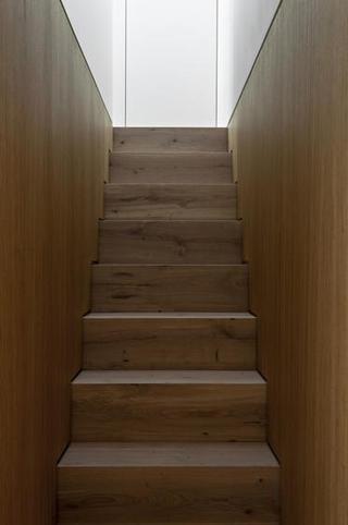 欧式风格复式大气实木楼梯装修效果图