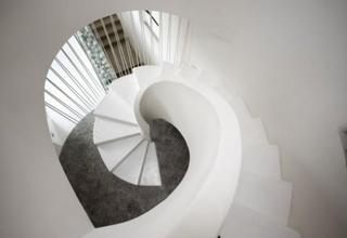 现代简约风格复式简洁白色旋转楼梯效果图