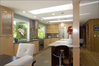 欧式风格客厅简洁原木色家居开放式厨房吧台设计