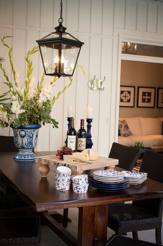 小公寓蓝色餐桌桌布效果图
