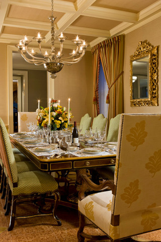 一层别墅及大气豪华型家用餐桌图片