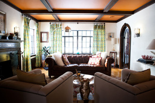 东南亚风格艺术豪华型客厅沙发摆放效果图