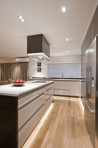 现代简约风格厨房一层半小别墅欧式豪华原木色效果图