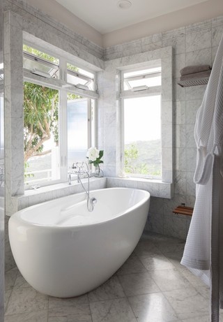现代欧式风格2013年别墅唯美独立式浴缸图片