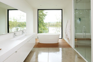 现代简约风格客厅3层别墅温馨卧室带浴缸的卫生间效果图