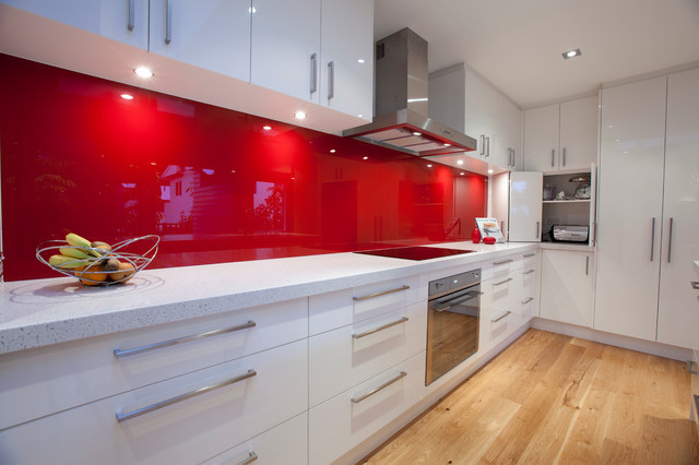 玛雅湾的红色厨房装修 火热的橱柜