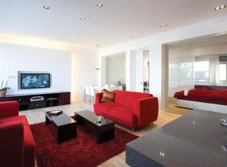 现代简约风格公寓舒适红色客厅装修图片