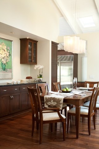 混搭风格客厅单身公寓简单温馨家庭餐桌效果图