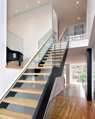 现代简约风格客厅三层独栋别墅时尚别墅楼梯设计