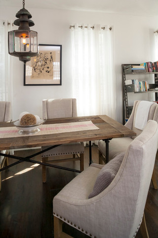 美式风格客厅一层半小别墅舒适快餐桌图片