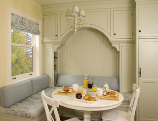 美式乡村风格卧室三层平顶别墅浪漫婚房布置餐桌桌布图片
