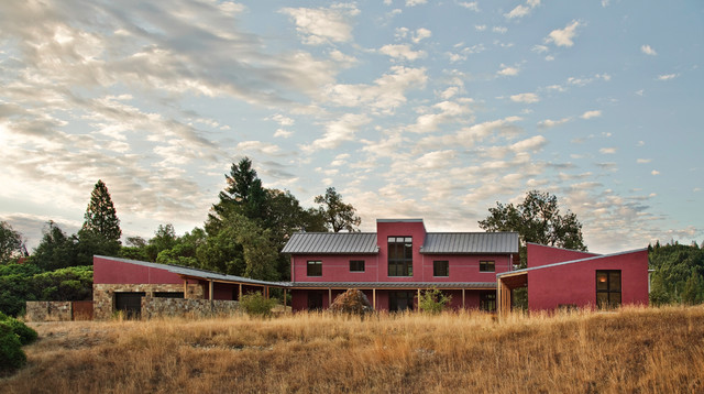 火红的外墙 文静的”内心“ 美国乡野别墅装修