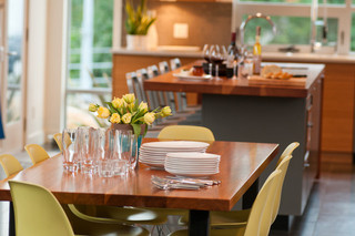 现代简约风格餐厅复式公寓豪华型红木家具餐桌效果图