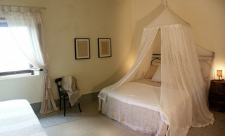 地中海风格室内小公寓浪漫婚房布置90后家装图