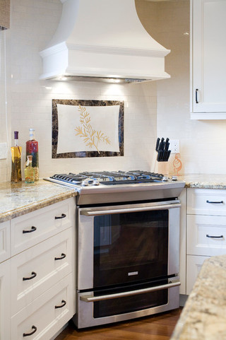 浪漫婚房布置白色简欧风格2013厨房不锈钢橱柜效果图