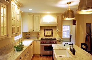 欧式风格卧室温馨暖色调富裕型2013厨房吊顶装潢