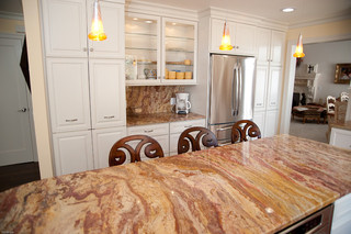 新古典风格客厅温馨装饰暖色调2013厨房吊顶大理石餐桌效果图