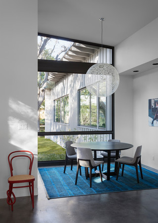 简约风格客厅经济型130平米三室两厅红木家具餐桌图片