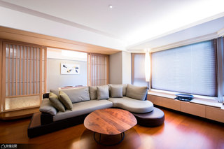 日式风格别墅简洁沙发背景墙装修效果图