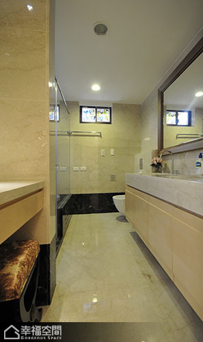 美式风格公寓古典卫生间装潢