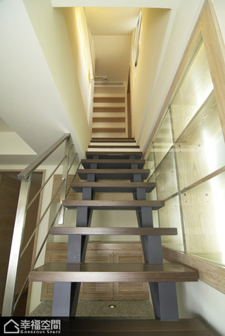 简约风格复式简洁楼梯设计图