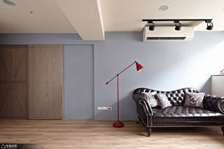 loft风格公寓温馨沙发背景墙设计图