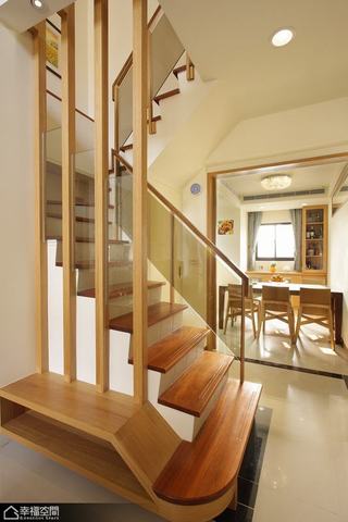 中式风格别墅简洁楼梯设计