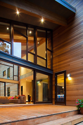 现代欧式风格一层半别墅大方简洁客厅原木色家居设计图