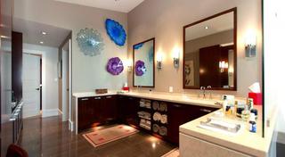 美式风格公寓豪华咖啡色卫浴用品装修图片