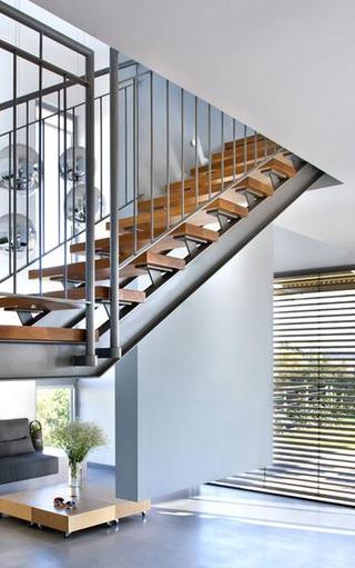 现代简约风格公寓简洁楼梯设计