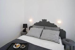 现代简约风格公寓简洁卧室装修图片