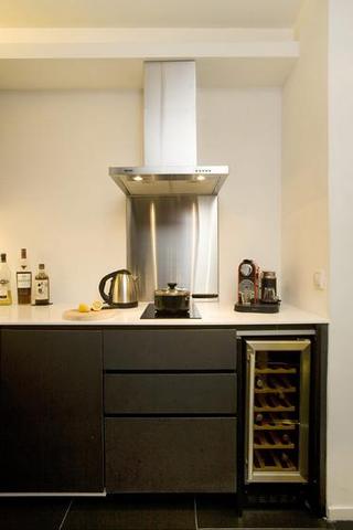 现代简约风格公寓实用厨房改造