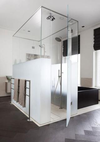 现代简约风格公寓简洁卫生间装修图片