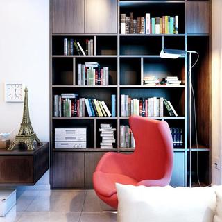 现代简约风格公寓温馨咖啡色书架图片