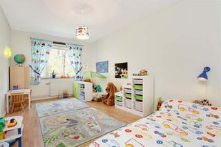 北欧风格小清新白色儿童房装修图片