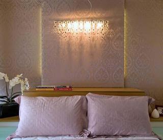 现代简约风格公寓浪漫粉色卧室背景墙装修图片