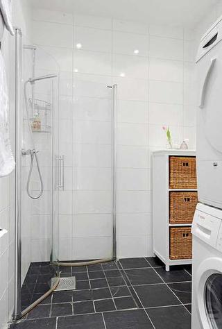 北欧风格温馨白色淋浴房设计
