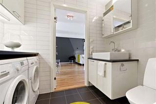 现代简约风格公寓时尚白色卫生间效果图