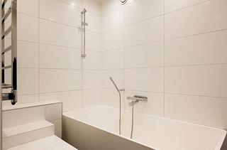 北欧风格公寓时尚白色卫浴用品改造