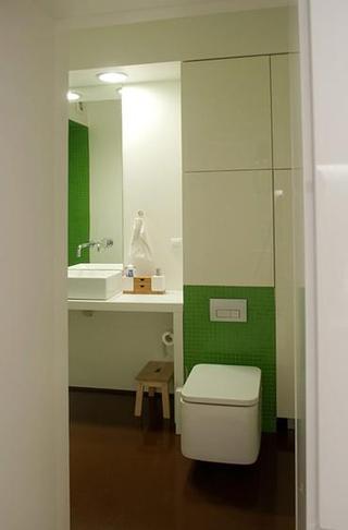 简欧风格复式稳重绿色整体卫浴设计