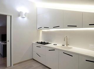 现代简约风格公寓唯美白色厨房改造