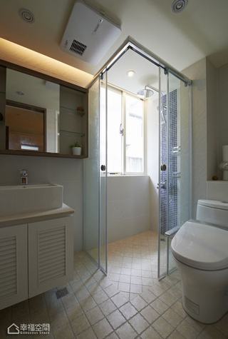 法式风格公寓温馨整体卫浴设计