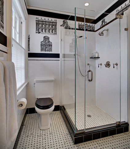 、清晰的玻璃淋浴房让房间更宽敞