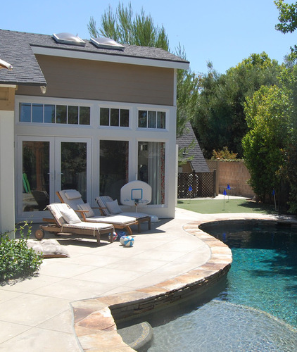 美国加利福尼亚州现代带泳池别墅