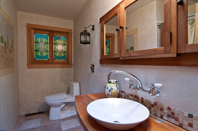 改造封闭式庭院创造美丽日光浴室 俄勒冈州的旧欧风格别墅
