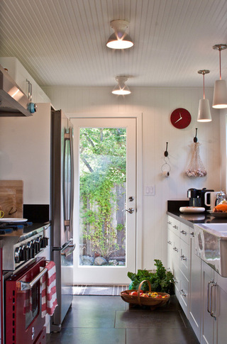 简练风格厨房  简单营造厨房空间