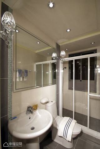 美式风格公寓温馨整体卫浴设计图