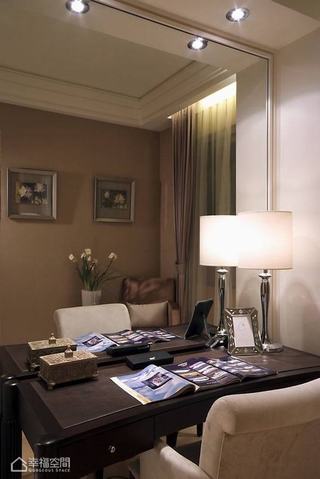 美式风格公寓温馨书桌图片