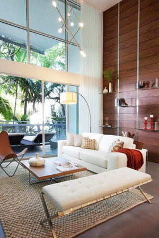 现代简约风格舒适客厅沙发窗户图片