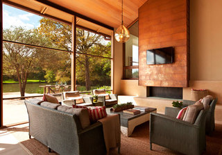 现代简约风格舒适客厅沙发窗户图片